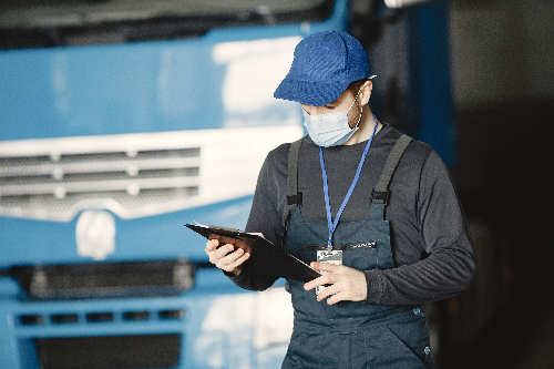



Driver monitoring system (DMS) merupakan sebuah teknologi yang dipakai dalam truk untuk memonito